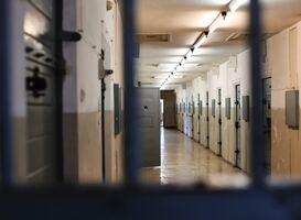 Wachtlijst jeugddetentie: 36 jeugdcriminelen wachten op plaatsing gevangenis